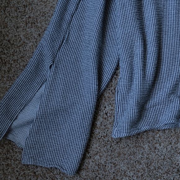 🍒Zara, Black and white top - Picture 2 of 4